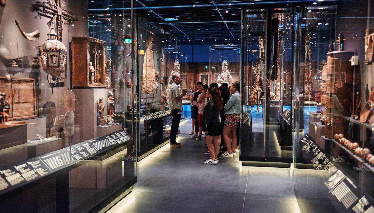 racisme et musée: on en discute